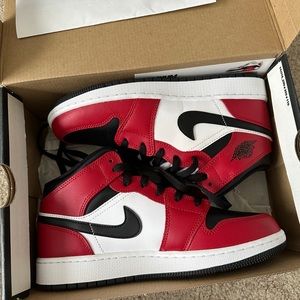 Air Jordan 1 mids